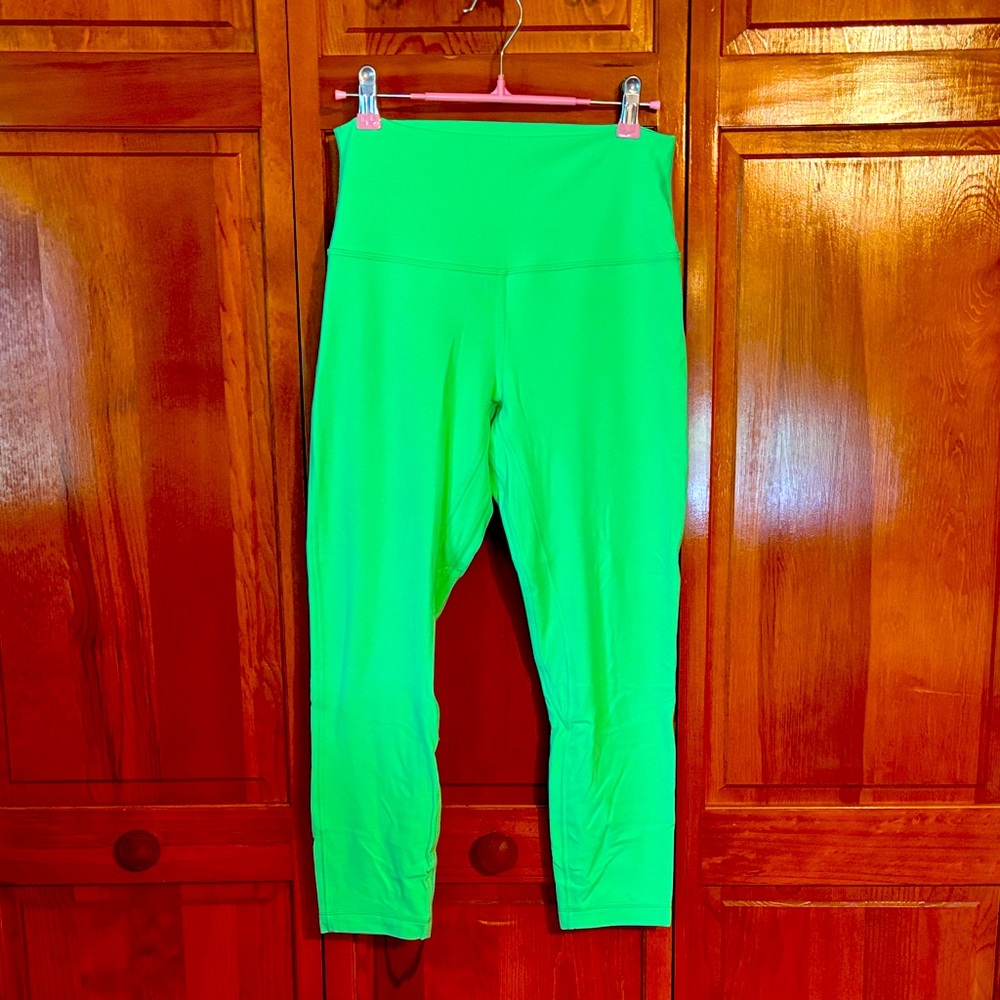 Lululemon align high rise 23” in pistachio